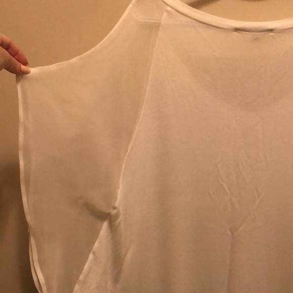 White blouse - Picture 3 of 3